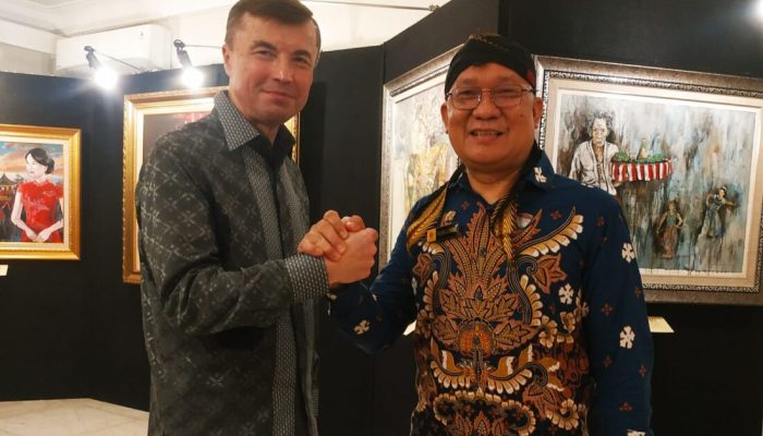 Wilson Lalengke Hadiri Pameran Lukisan dalam Rangka 75 Tahun Hubungan Diplomatik Indonesia-Rusia