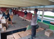 Polsek KP Samarinda Tingkatkan Keamanan Pelabuhan Lewat Himbauan Kamtibmas kepada Buruh Ferry Sungai Kunjang