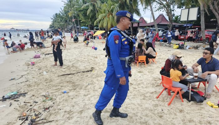 Pasca Libur Nataru, Personel Polariud Kaltim Perkuat Pengamanan dan Pelayanan Wisata Pesisir