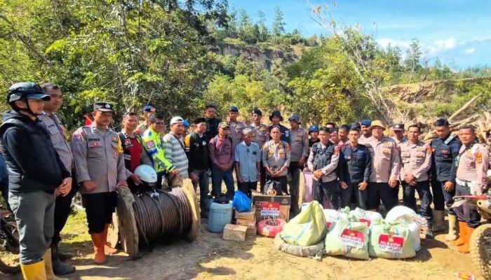 Tembus Medan Sulit, Polres Aceh Tengah Distribusikan Sembako dan Sling Baja ke Kemukiman Jamat