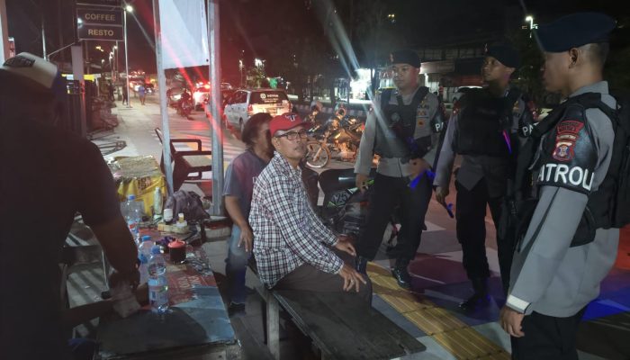 Jaga Malam di Samarinda, Brimob Kaltim Antisipasi Premanisme dan Tawuran Melalui Patroli Dialogis