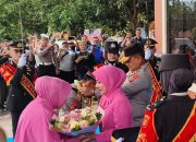 Rotasi Pejabat Utama Polda Kaltim, Kapolda Antar Wakapolda dengan Tradisi Pedang Pora
