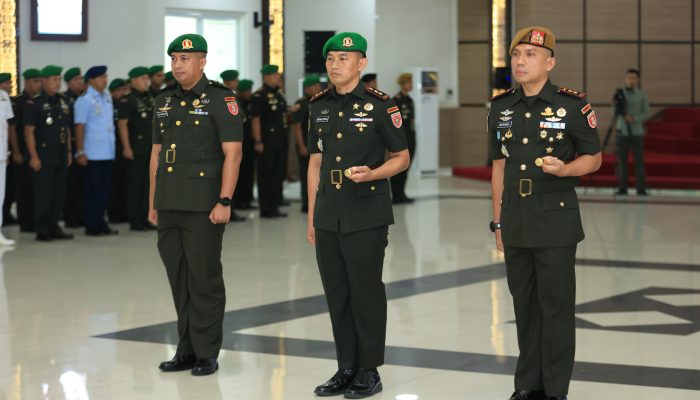Kodam VI/Mulawarman Gelar Sertijab Danyon Zipur 17 dan Lantik Danyon Armed 22