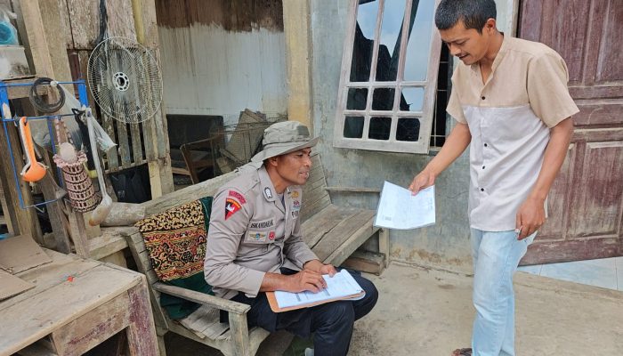 Satbrimob Polda Kaltim Lakukan Pendataan Kerusakan Rumah Warga Usai Banjir Lhoksukon