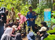 Ditpolairud Polda Kaltim Edukasi Mangrove kepada Mahasiswa di Kawasan Muara Rapak