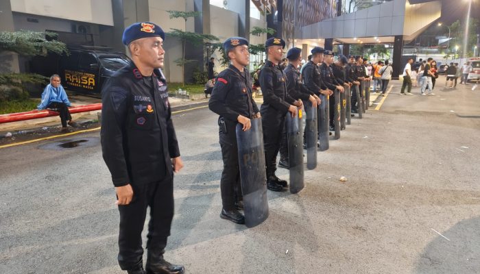 Brimob Batalyon B Pelopor Amankan Laga Borneo FC vs Persebaya di Stadion Segiri