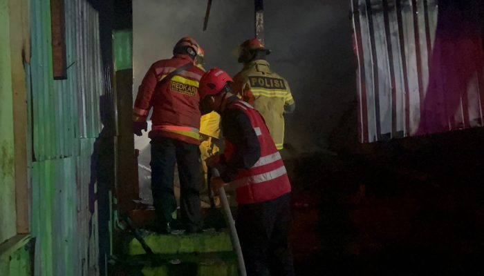 Kebakaran di Karang Rejo Balikpapan, Tiga Rumah Hangus dan Warga Sempat Panik