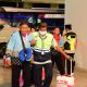 Petugas bandara membantu jemaah haji lansia saat keberangkatan Kloter 1 di Bandara Sepinggan Balikpapan