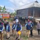 Aparat, akademisi, dan warga melakukan penanaman pohon di Tahura Bukit Soeharto yang terdampak perambahan di Desa Batuah, Kukar.