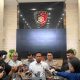 Pejabat Bareskrim Polri memberikan keterangan pers terkait kasus dugaan haji ilegal di Jakarta