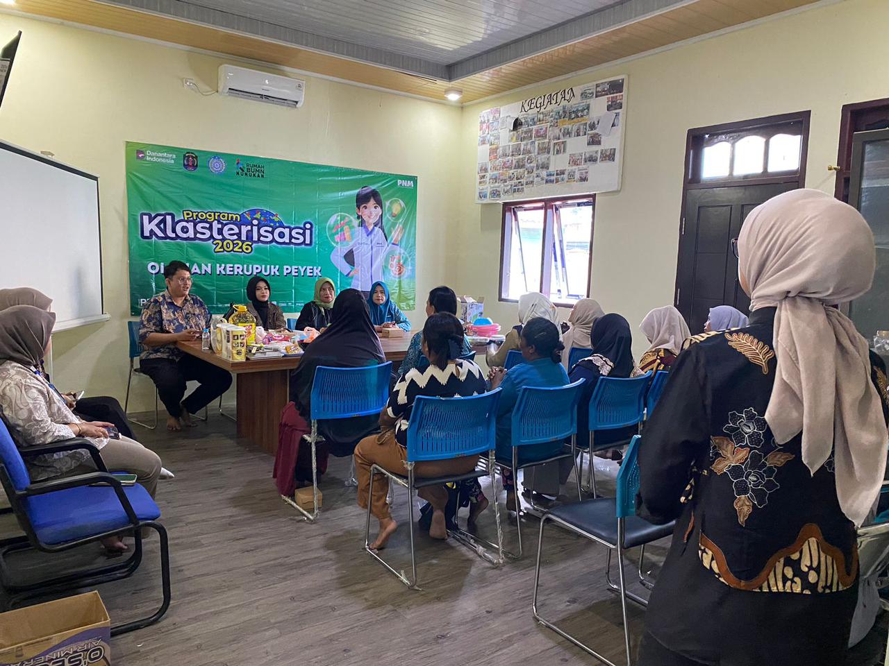 Pelatihan Program Klasterisasi UMKM olahan kerupuk peyek di Rumah BUMN Nunukan