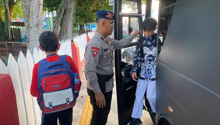 Brimob Kaltim Operasikan Bus Sekolah Gratis Rute Barat di Balikpapan