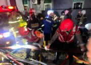 Lima Rumah Terbakar di Samarinda, Brimob Bergerak Cepat Bantu Pemadaman