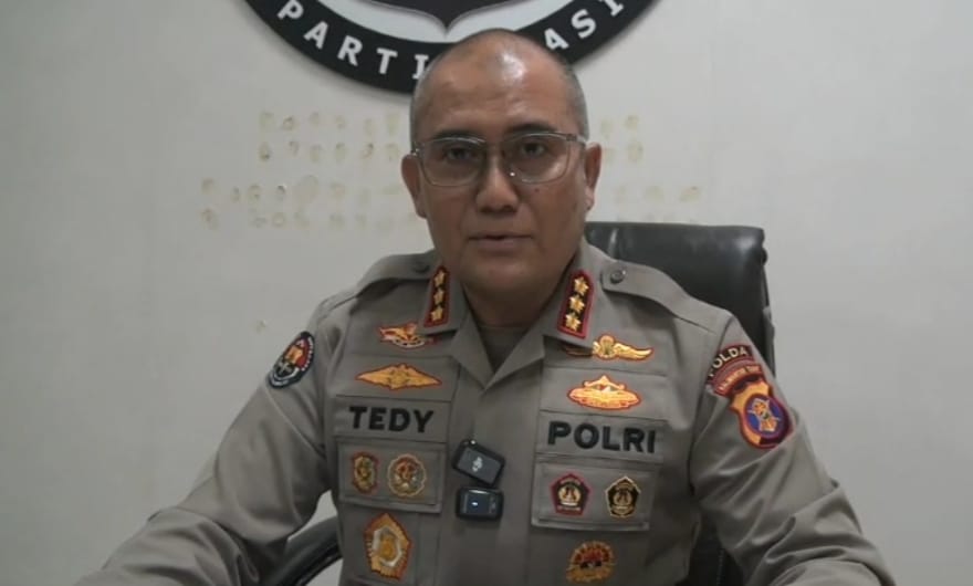 Kabid Humas Polda Kalimantan Timur Kombes Pol Tedy Sopandi memberikan keterangan terkait penyelidikan kematian Troy Pantouw.