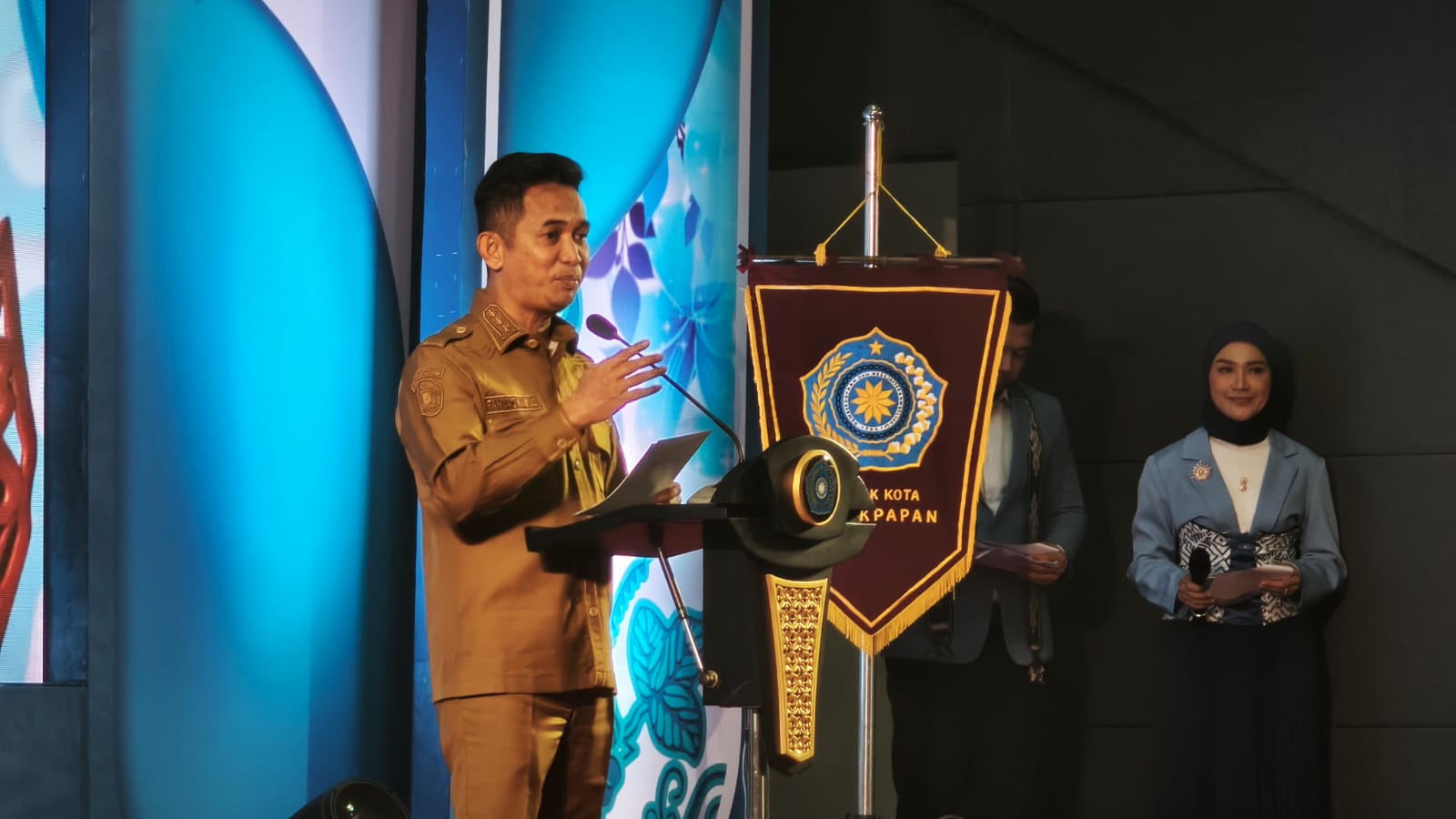 Wali Kota Balikpapan Rahmad Mas'ud menyampaikan sambutan pada peringatan HKG PKK ke-54 Kota Balikpapan di BSCC Dome.